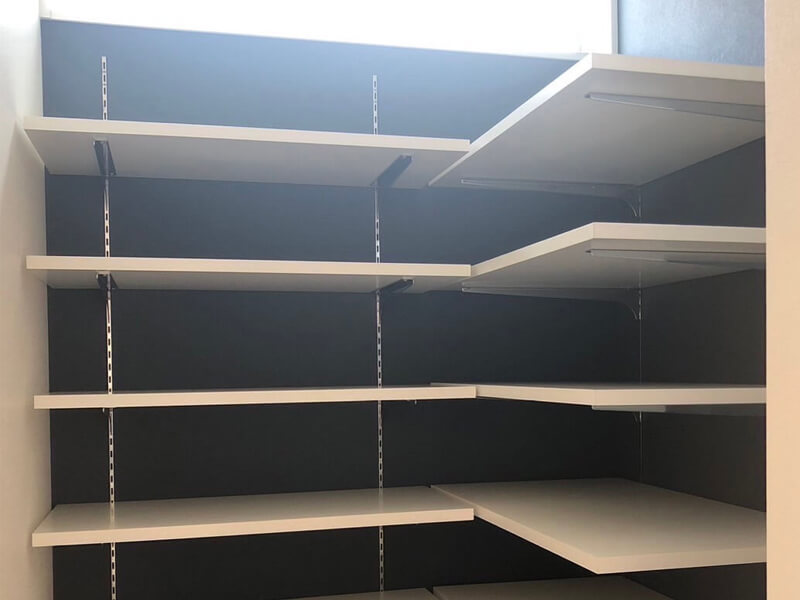 ポリL/C棚板　施工、お手入れが簡単！